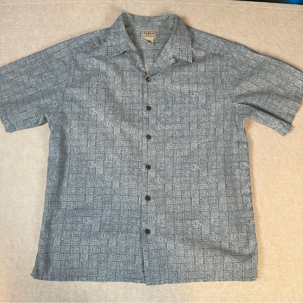 L.L. Bean Shirt Mens Medium Blue Geometric Print Short Sleeve Button Up Cotton